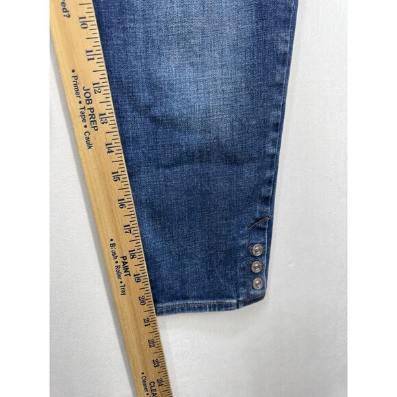 Chicos So Slimming Girlfriend Crop Jeans Sz 6P/0.5P Slim Leg Denim 3 Button Hem - Picture 4 of 10